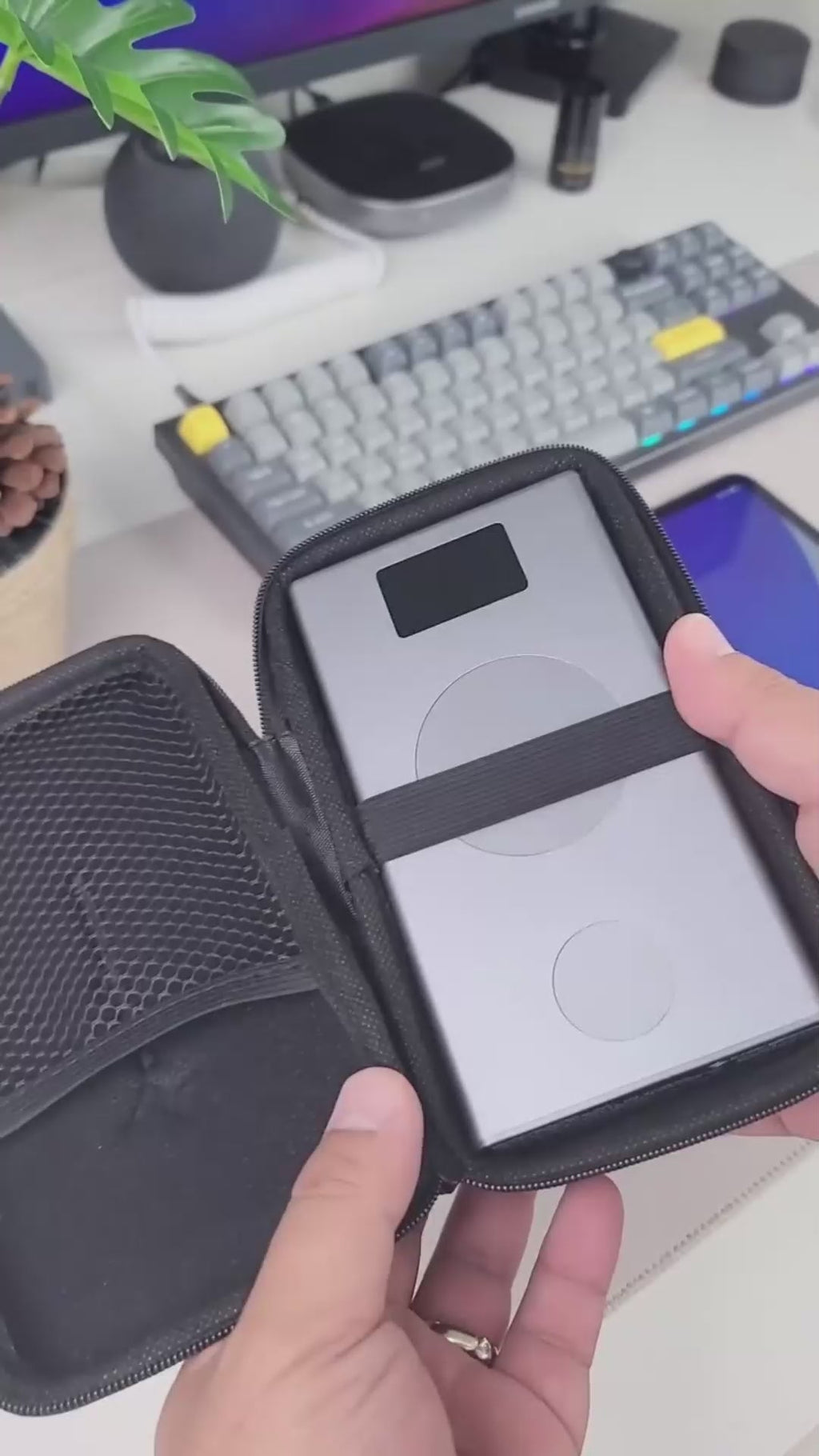 Flash Pro Plus: USB-C 25000mAh Graphene Power Bank With MagSafe Compatibility